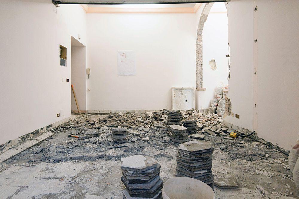 ristrutturazione_interni_roma_cantiere_demolizione_ingresso